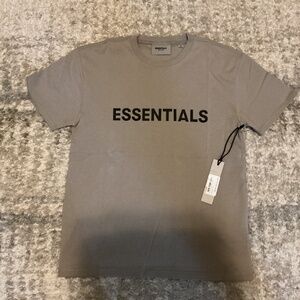 Essentials fear of god moss shirt